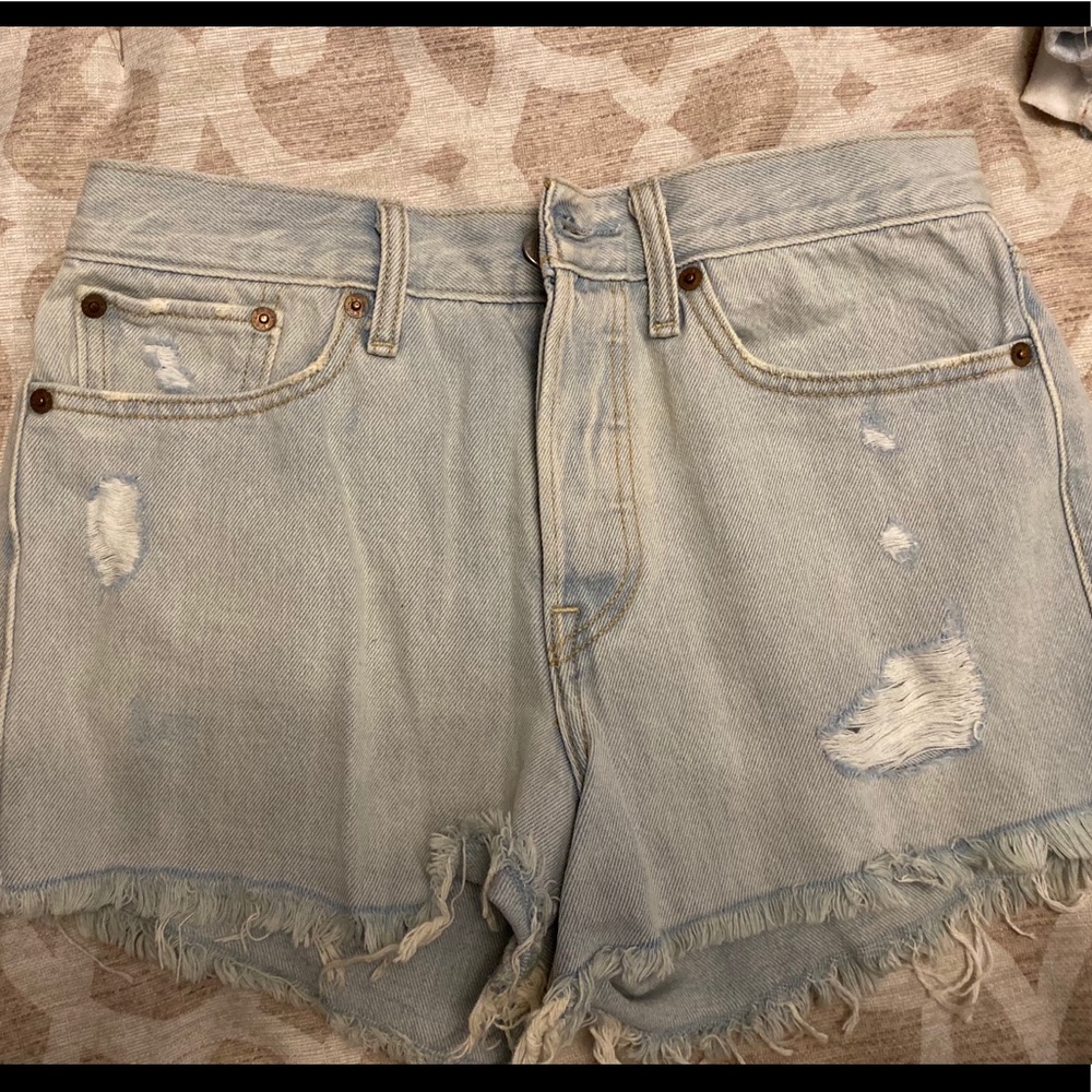 Levi’s 501 High Wasted Jean Shorts Size 27